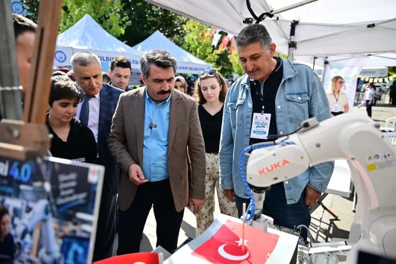 Yıldırım Belediyesi, Bursa İl Milli Eğitim Müdürlüğü tarafından Bilim Şenlikleri Destekleme Programı kapsamında düzenlen