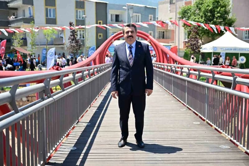 Yıldırım Belediyesi tarafından yapılan kentsel dönüşüm ve gençlik merkezi yatırımlarından bir görünüm