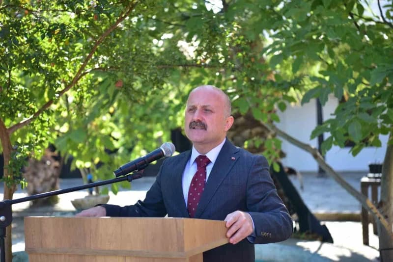 Aydın'ın Milli Mücadele dönemindeki simge isimlerinden Yörük Ali Efe, vefatının 75’inci yıl dönümünde düzenlenen program