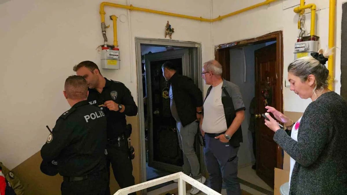 Yozgat'ta haber alamadıkları komşularının hayatından endişe ettiler, eve giren itfaiye ekipleri onu koltuğun üzerinde uy