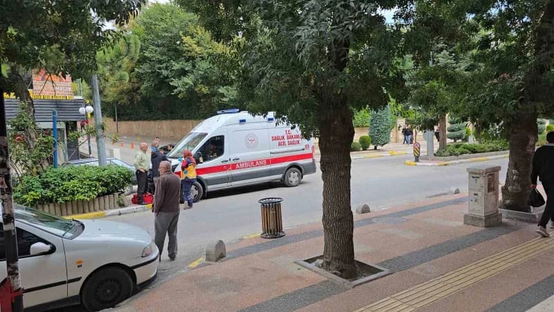 Yozgat'ta haber alamadıkları komşularının hayatından endişe ettiler, eve giren itfaiye ekipleri onu koltuğun üzerinde uy
