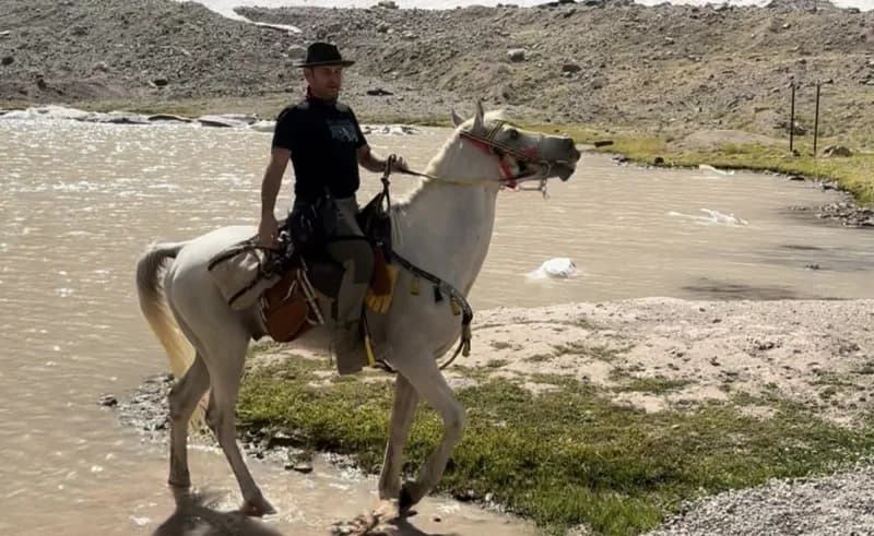 Yüksekova Cilo ve Sat dağlarında at sırtında keşif yapan YEKDASDER Spor Kulübü üyeleri