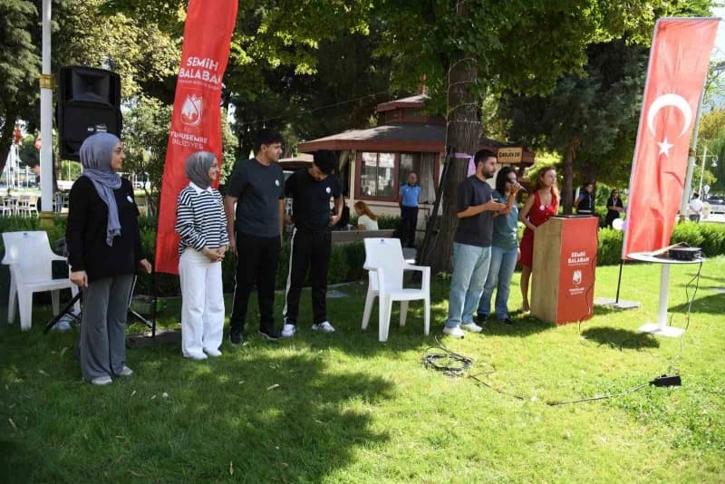 Yunusemre Belediyesi, 21 Eylül Dünya Alzheimer Günü kapsamında düzenlediği panel ve etkinlikle Alzheimer hastalığına yön