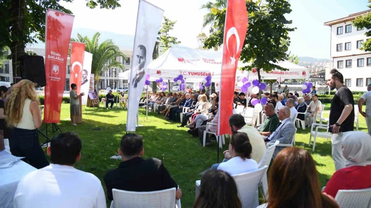 Yunusemre Belediyesi, 21 Eylül Dünya Alzheimer Günü kapsamında düzenlediği panel ve etkinlikle Alzheimer hastalığına yön