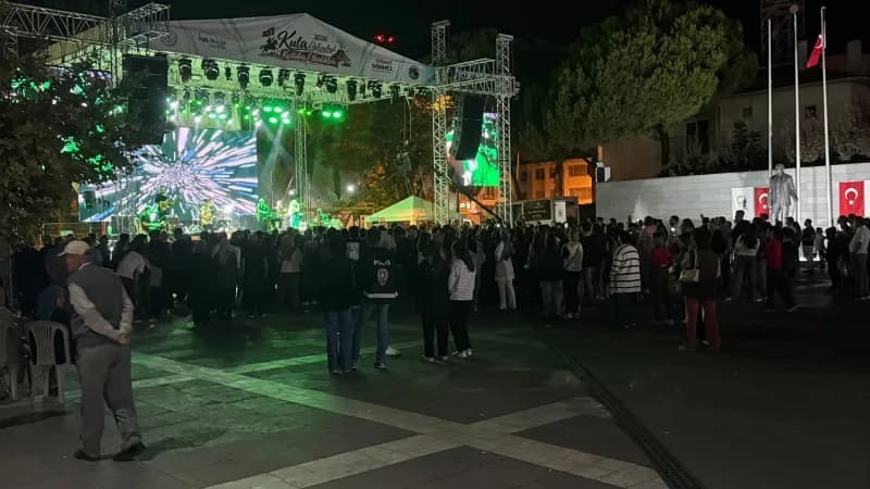Manisa’nın Kula ilçesinin düşman işgalinden kurtuluşunun 104’üncü yıl dönümü kapsamında düzenlenen kutlama etkinliklerin