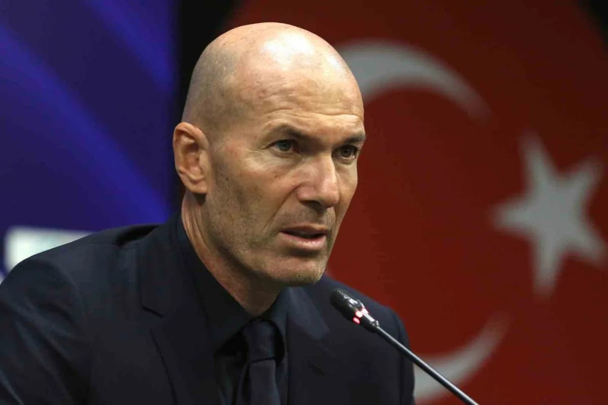 Fransa a Milli futbol Takımı Teknik Direktörü Zinedine Zidane maçın ardından maçın ardından Mbappe’nin sakatlığı nedeniy