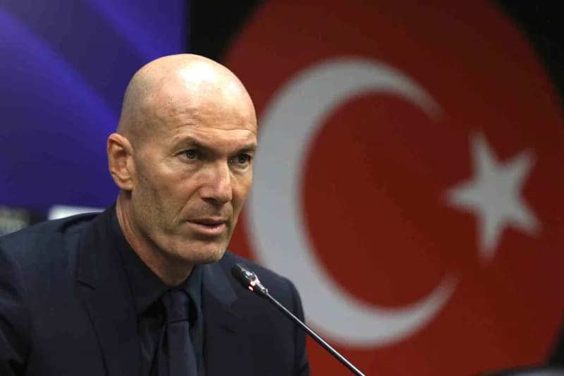 Fransa a Milli futbol Takımı Teknik Direktörü Zinedine Zidane maçın ardından maçın ardından Mbappe’nin sakatlığı nedeniy
