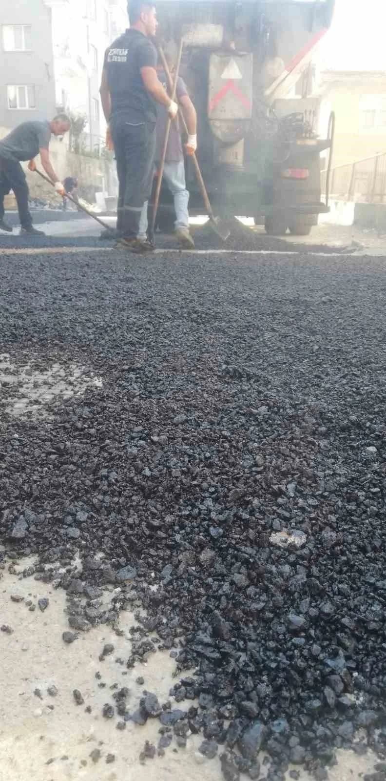 Geçtiğimiz günlerde tepebaşı mahallesi'ndeki bozuk yollar İl Özel idaresi tarafından asfaltlanmıştı.