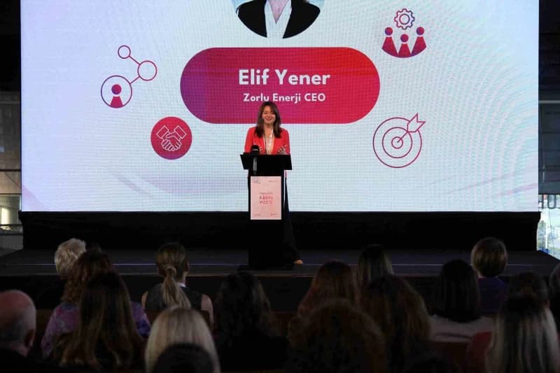 Zorlu Enerji Liderlikte Kadın Yüz’ü Programı kapsamında genç kadınların eğitim ve mentörlük sürecinden görüntü
