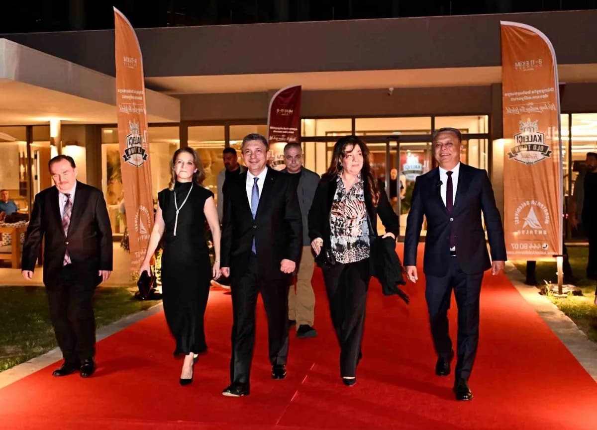 Antalya Muratpaşa Belediyesi’nin bu yıl 11’incisi düzenlediği Uluslararası Kaleiçi Old Town Festivali, bir otelde gerçek