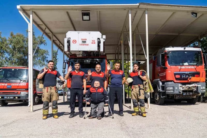 110 santimetrelik boyu ve yıllarca kullanılan İtfaiye acil çağrı numarası 110’dan esinlenerek "110 Yaşar" diye anılan Ka