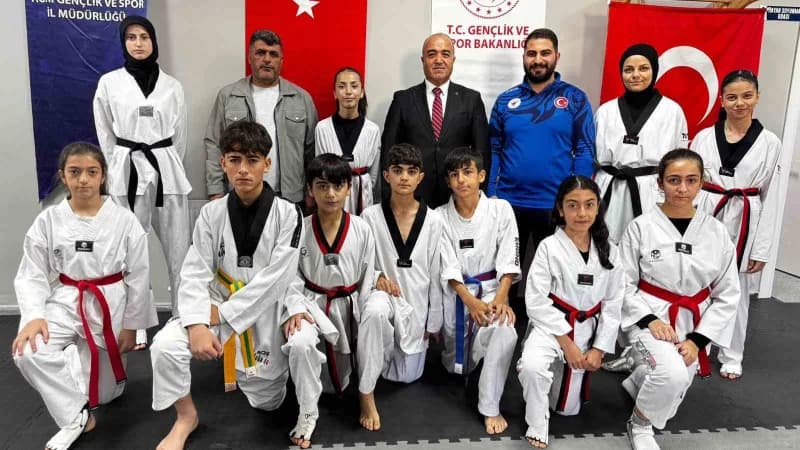 Ağrı’da Taekwondo yapan 13 yaşındaki Elif Işık, Milli Takım seçmelerinde birinci olarak Avrupa Şampi
