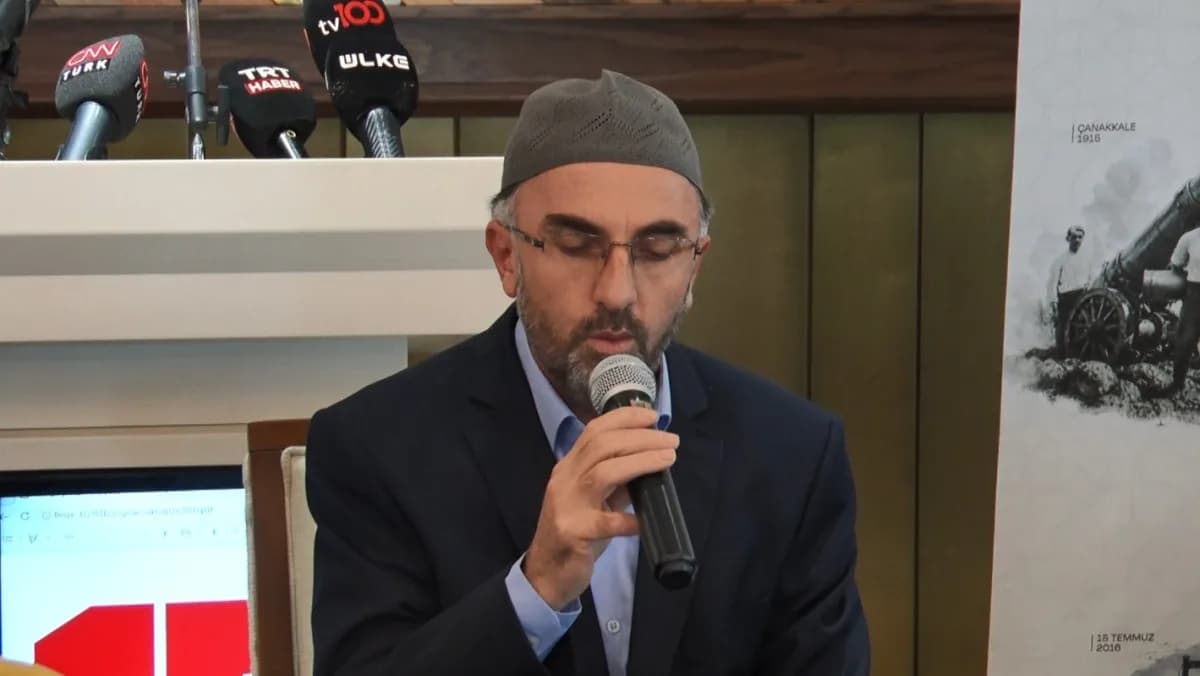 Program, kur'an-ı Kerim tilaveti ile başladı