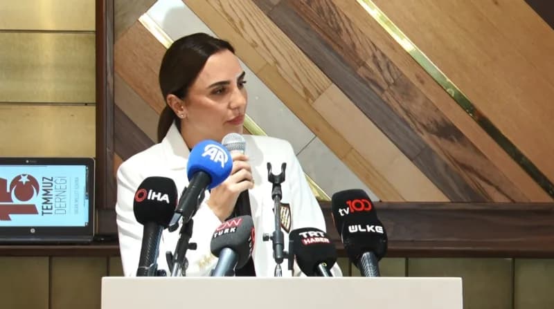 Kadın Kolları Başkanı Gülsu Yağcı, konuşma yaptı.