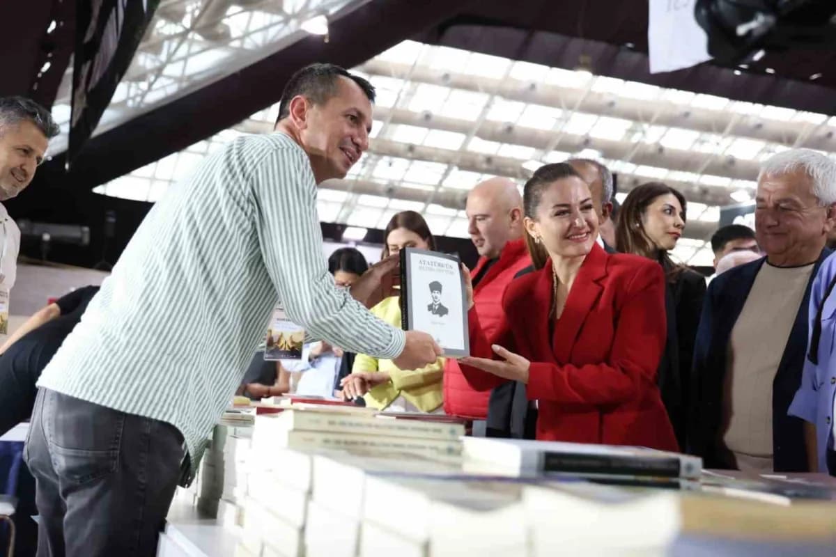 Antalya Büyükşehir Belediyesi tarafından bu yıl "Bugünü Oku, Geleceği Yaz" temasıyla 16'ncısı gerçekleştirilen Antalya K