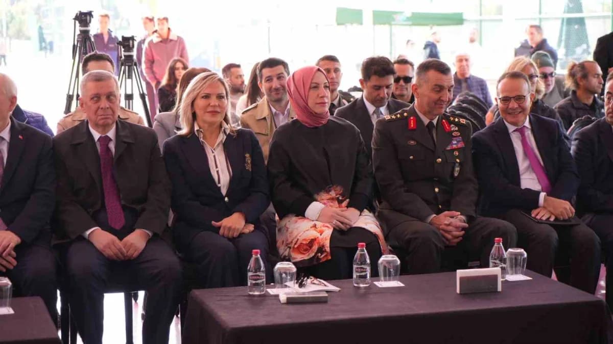 2. Cumhurbaşkanlığı Tenis Kupası'nın 19-23 Ekim tarihleri arasında gerçekleştirilmek üzere açılışı yapıldı.