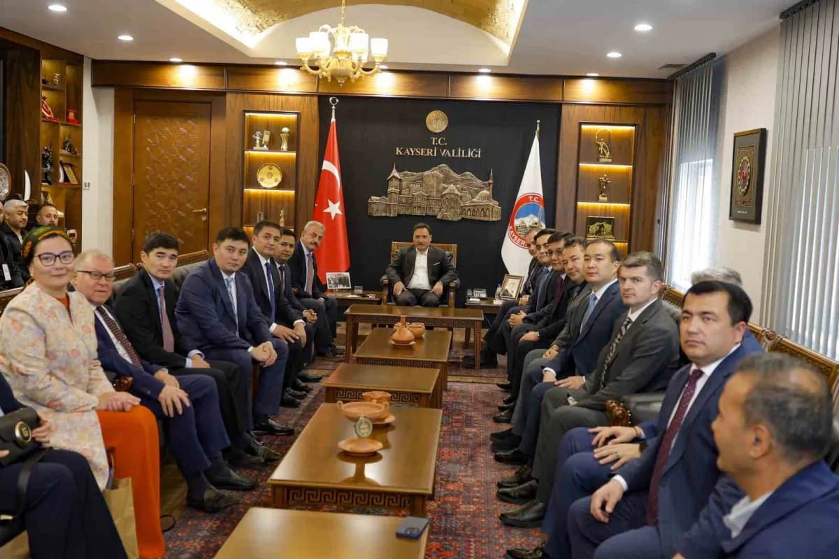 Konuklar, Kayseri valiliğini ziyaret etti