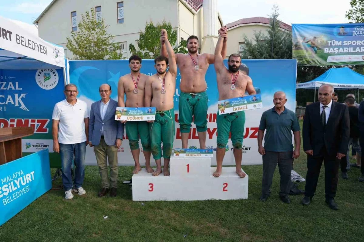 Birinci Anıl Berkay Kılıçsallayan, ikinci Muhammed Enes Bandırma, üçüncü Emirhan Nihat Yakut, dördüncü İbrahim Benekli.