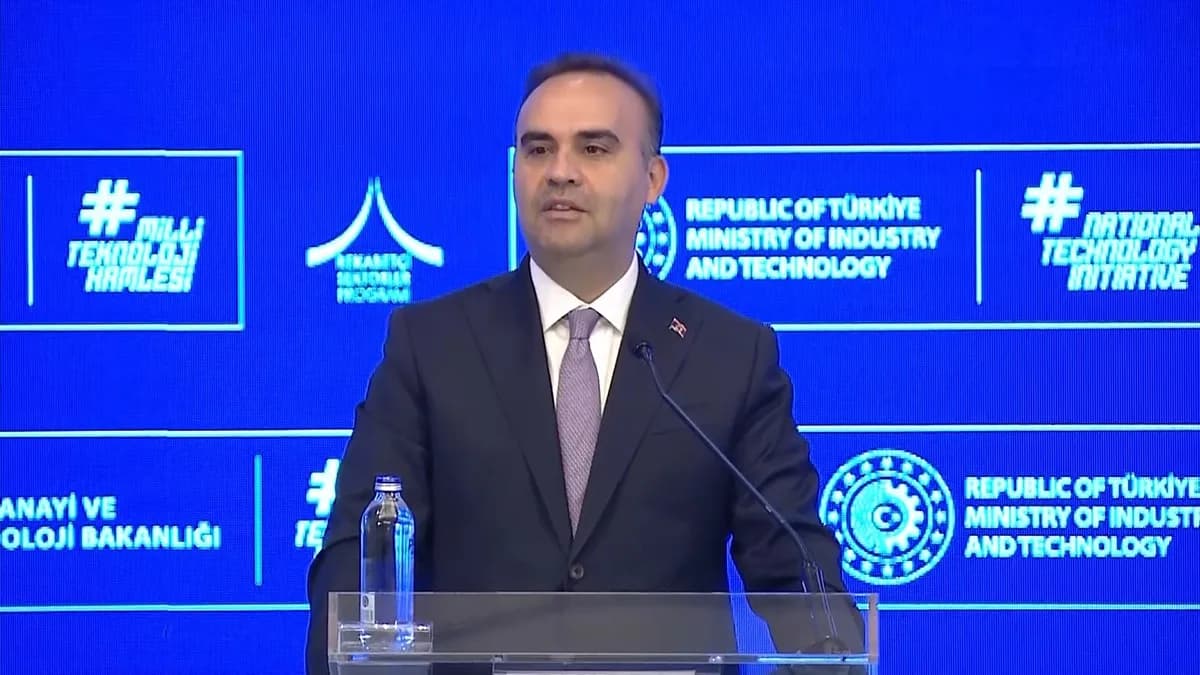 Sanayi ve Teknoloji Bakanı Mehmet Fatih Kacır programda konuşma yaptı