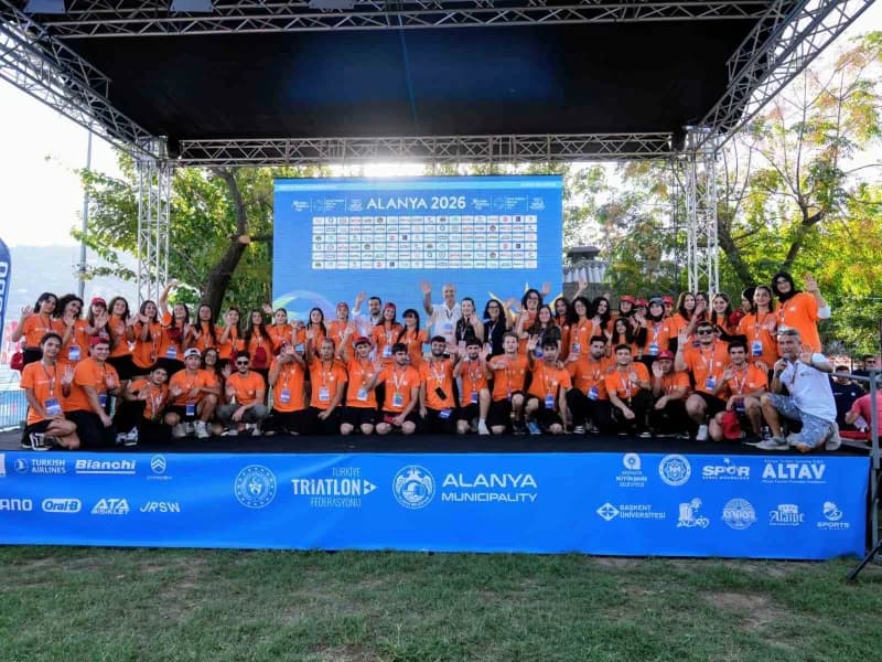Türkiye Triatlon Federasyonu ve Alanya Belediyesi iş birliğiyle düzenlenen 35. Uluslararası Alanya T