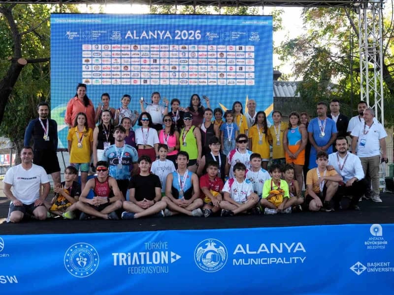 Türkiye Triatlon Federasyonu ve Alanya Belediyesi iş birliğiyle düzenlenen 35. Uluslararası Alanya T