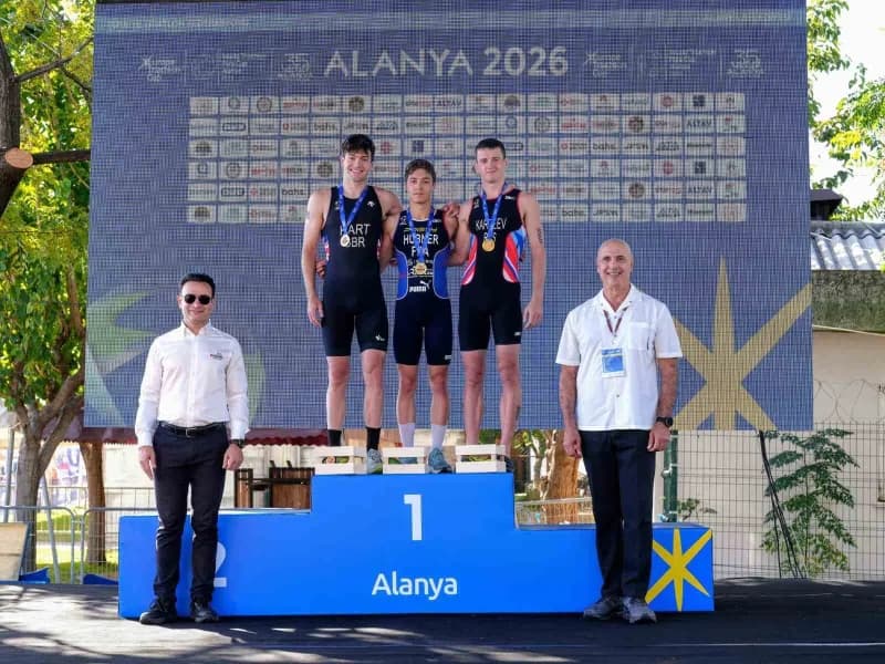 Türkiye Triatlon Federasyonu ve Alanya Belediyesi iş birliğiyle düzenlenen 35. Uluslararası Alanya T