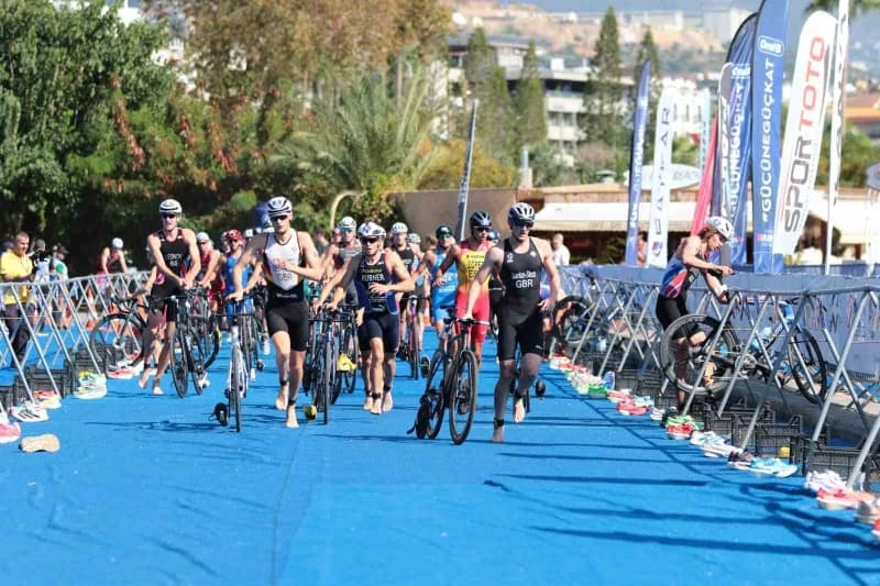 Türkiye Triatlon Federasyonu ve Alanya Belediyesi iş birliğiyle düzenlenen 35. Uluslararası Alanya T