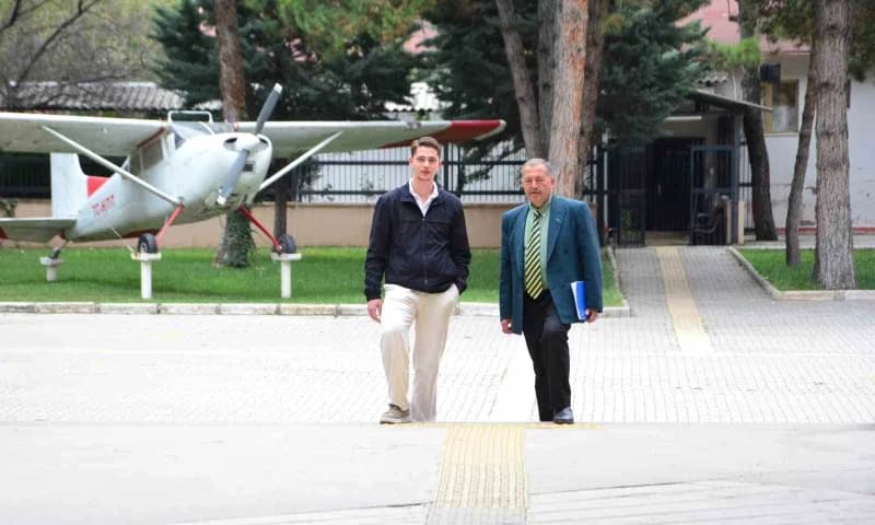 Vahap Akyol ve oğlu