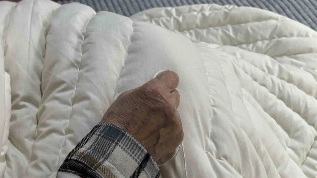 Sakarya'nın Sapanca ilçesinde yaşayan 93 yaşındaki Selahattin Dayal, askerlik görevi sırasında komutanının yönlendirmesi