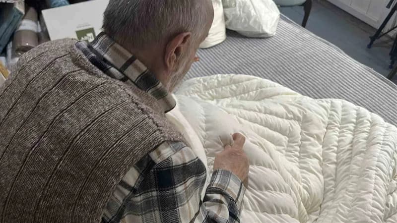 Sakarya'nın Sapanca ilçesinde yaşayan 93 yaşındaki Selahattin Dayal, askerlik görevi sırasında komutanının yönlendirmesi