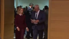 Avrupa Birliği bayrakları önünde toplanan dışişleri bakanları toplantısı