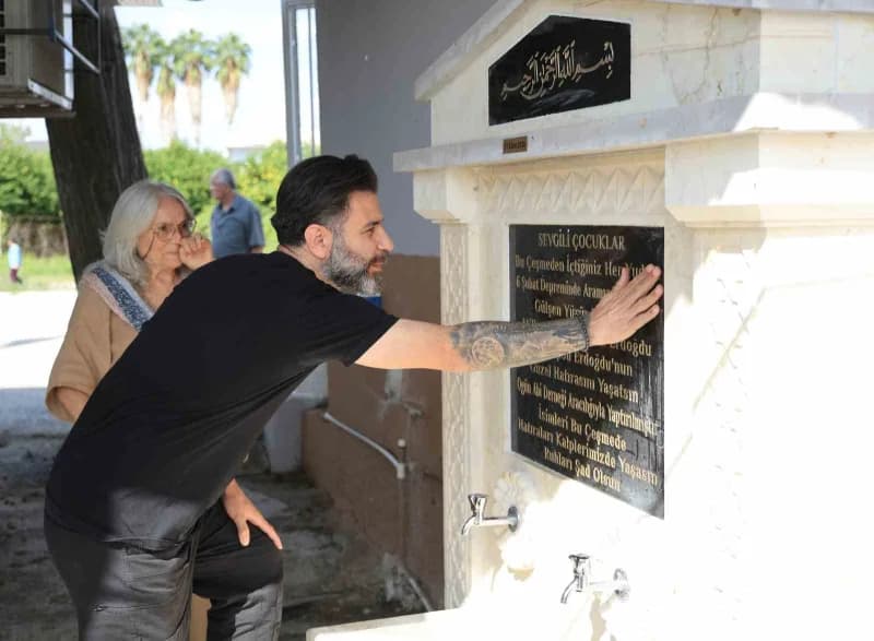 Adana'da 6 Şubat depremlerinde anne, baba ve iki kız evlatlarını kaybeden Erdoğdu ailesinin hatırası için yakınları hayr