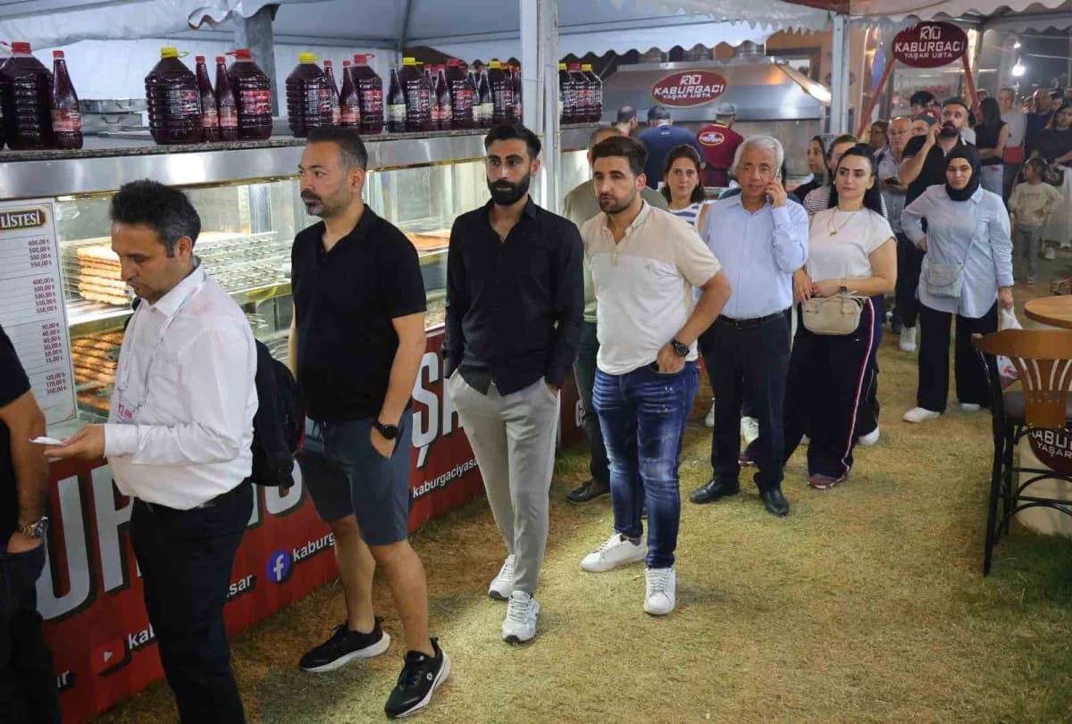Adana’da bu sene 10’uncusu düzenlenen ‘Adana Lezzet Festivali’ne ilgi yoğundu