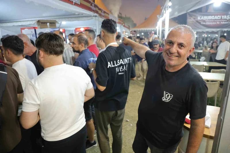 Kebapçı Yaşar Aydın, dumanın gökyüzünü kapladığını ve Kebap sevgisinin asla bitmeyeceğini anlatarak, "Bu dumanların göky