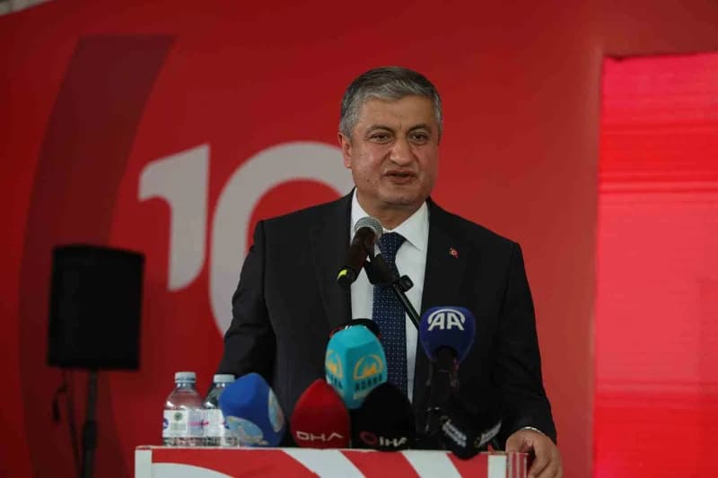 Adana Valisi Mustafa Yavuz, festivalin 10 yıldır büyük bir coşkuyla devam ettiğini belirterek, "İnşallah 3 gün boyunca T