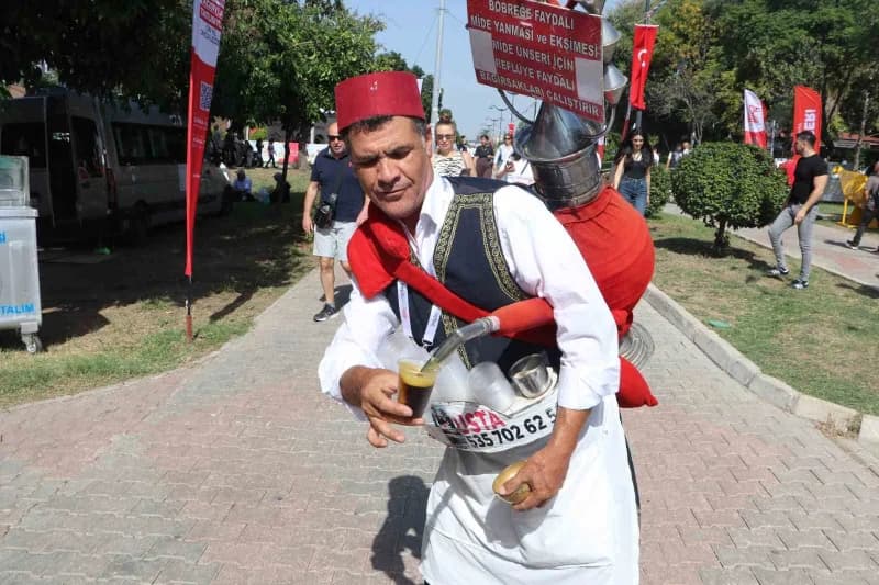 Adana’da bu sene 10’uncusu düzenlenen, "Uluslararası Adana Lezzet Festivali” ikinci gününde devam ediyor.