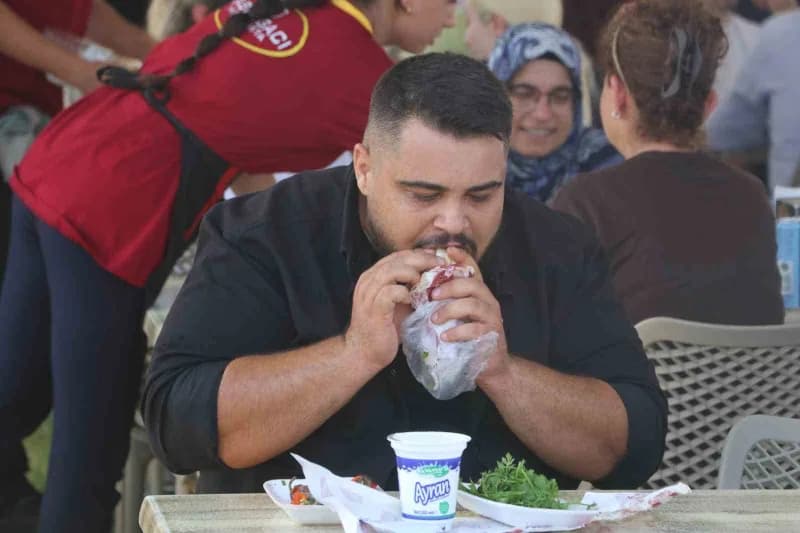 Adana'da bu sene 10'uncusu düzenlenen "Uluslararası Adana Lezzet Festivali" başladı. Festivalde 3 gün boyunca çeşitli le