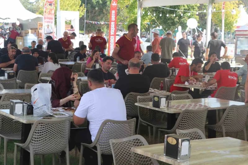 Adana'da bu sene 10'uncusu düzenlenen "Uluslararası Adana Lezzet Festivali" başladı. Festivalde 3 gün boyunca çeşitli le