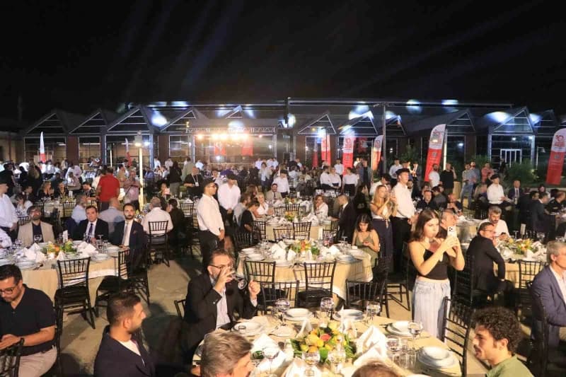 Gala gecesine katılan katılımcılar