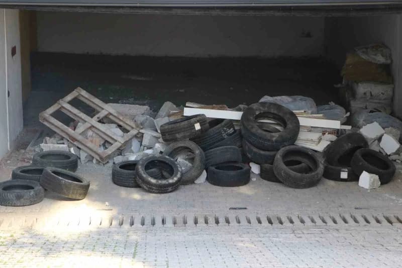 Adana’da iki İş Merkezi arasında ortak olduğu öne sürülen kapalı otoparkın kullanımı nedeniyle başla