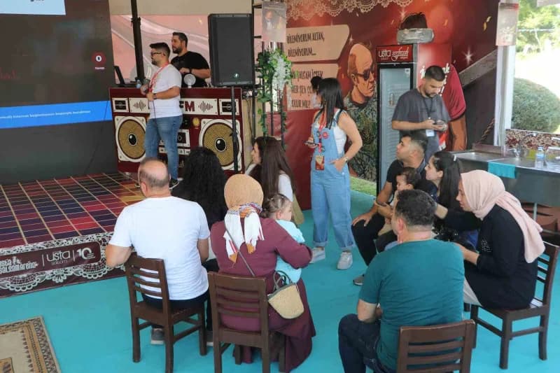 Adana’da 10’uncusu düzenlenen Uluslararası Adana Lezzet Festivali’nde, kentin coğrafi işaretli Şalgam da festivalde yeri