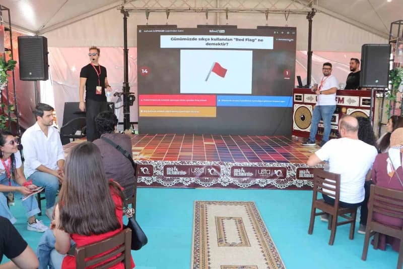 Adana’da 10’uncusu düzenlenen Uluslararası Adana Lezzet Festivali’nde, kentin coğrafi işaretli Şalgam da festivalde yeri