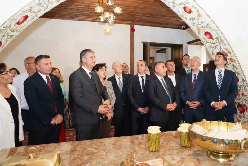 Adana'da kentin geleneksel lezzetlerinin yaşatılması ve gelecek nesillere aktarılması amacıyla "Selamlık Sofra Mirası Ev