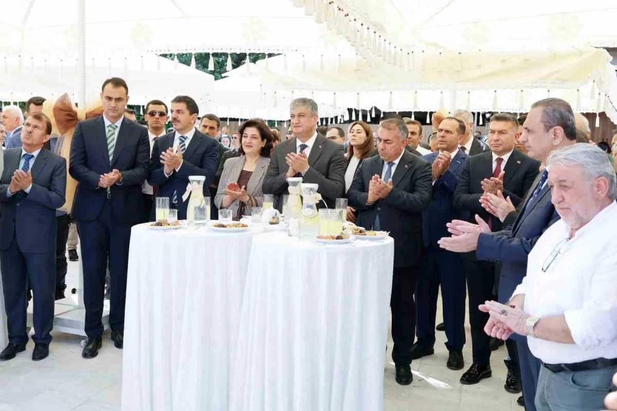 Adana'da kentin geleneksel lezzetlerinin yaşatılması ve gelecek nesillere aktarılması amacıyla "Selamlık Sofra Mirası Ev