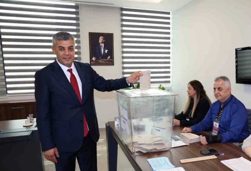 Fatih İspir Meclis Başkanlığına seçildi.