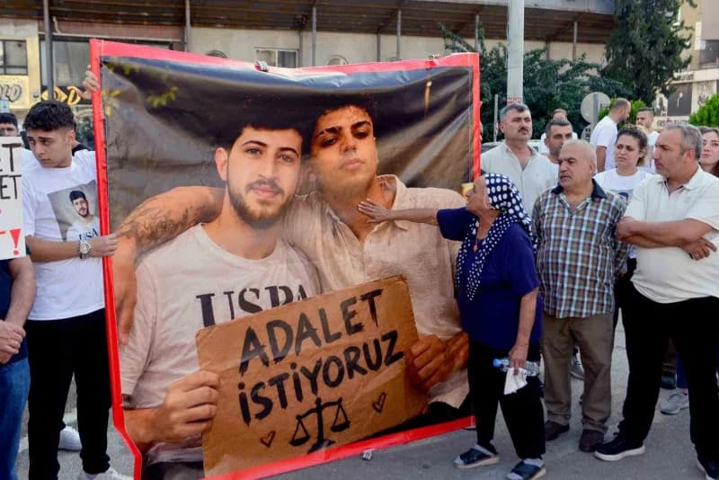 Adana'da ters şeritten hızla gelerek motosiklete çarpıp 2 gencin ölümüne yol açan sürücünün tahliye