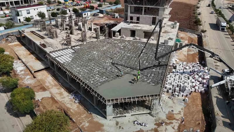 Kahramanmaraş merkezli 6 Şubat depremlerinin ardından Adana’nın kuzey bölgesinde TOKİ tarafından yapımı tamamlanan depre