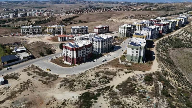 Kahramanmaraş merkezli 6 Şubat depremlerinin ardından Adana’nın kuzey bölgesinde TOKİ tarafından yapımı tamamlanan depre