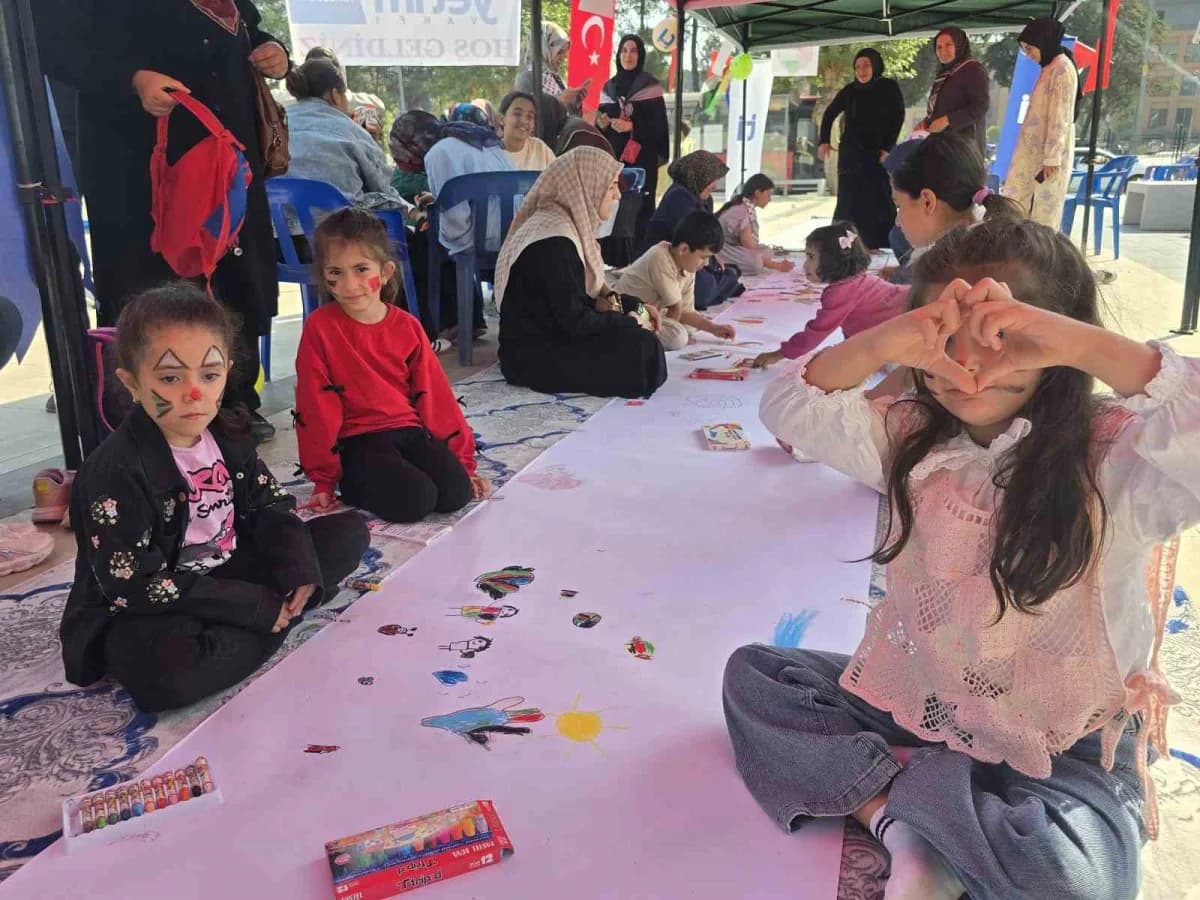 Adıyaman’da, Gazze’de yaşanan insanlık dramına dikkat çekmek ve Filistinli çocuklarla dayanışma mesajı vermek amacıyla "