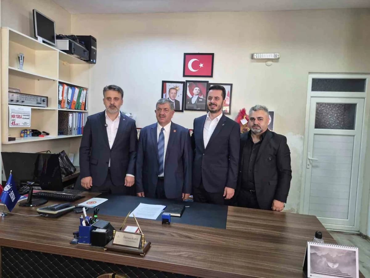 AK Parti Osmangazi İlçe Başkanı Adnan Kurtuluş, 35 bin nüfuslu Panayır Mahallesi’nin Dereboyu bölgesindeki ulaşım ve der
